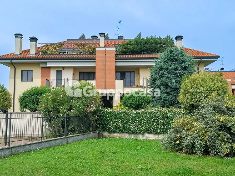 Immagine 24 di Appartamento in vendita  in Via Papa Giovanni Paolo II 11 a Magenta