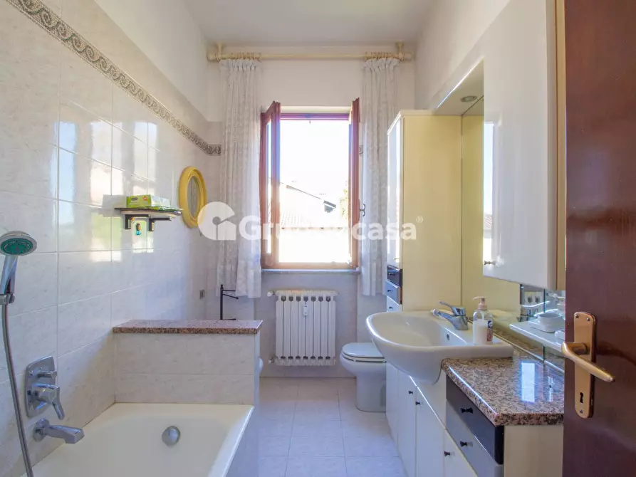 Immagine 25 di Appartamento in vendita  in Via G. Giulini 25 a Bernate Ticino