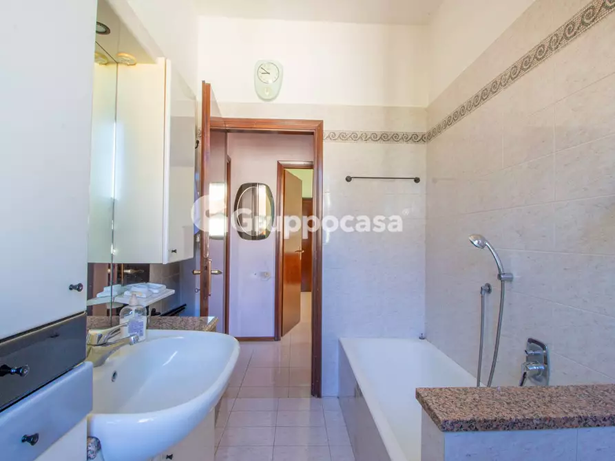 Immagine 26 di Appartamento in vendita  in Via G. Giulini 25 a Bernate Ticino