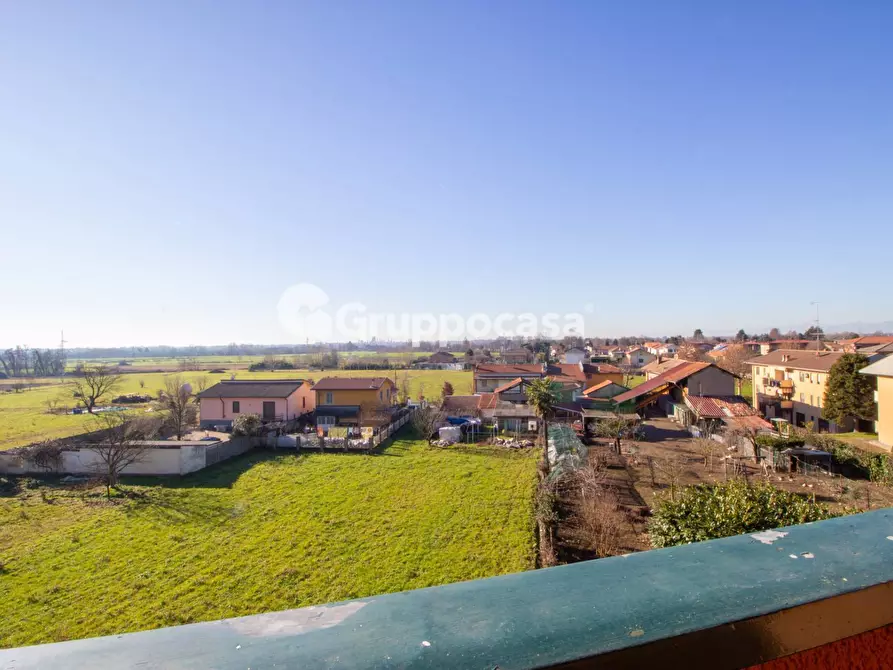 Immagine 11 di Appartamento in vendita  in Via G. Giulini 25 a Bernate Ticino