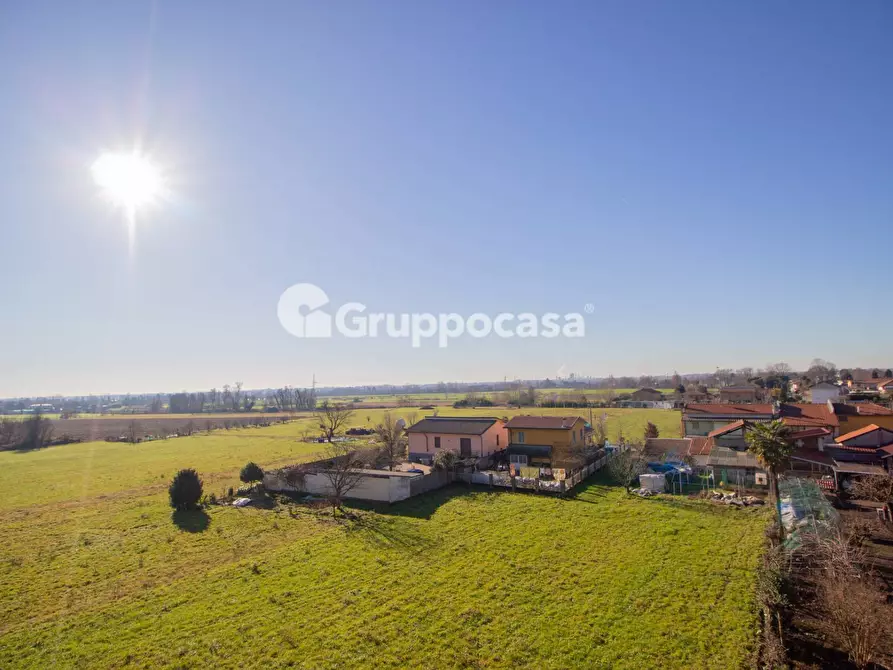 Immagine 12 di Appartamento in vendita  in Via G. Giulini 25 a Bernate Ticino