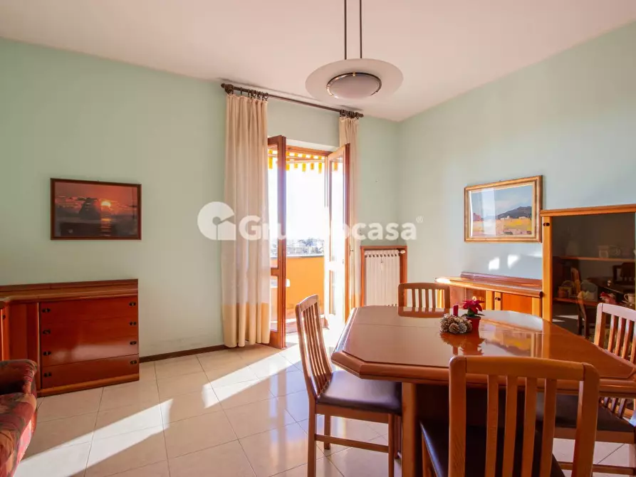 Immagine 5 di Appartamento in vendita  in Via G. Giulini 25 a Bernate Ticino