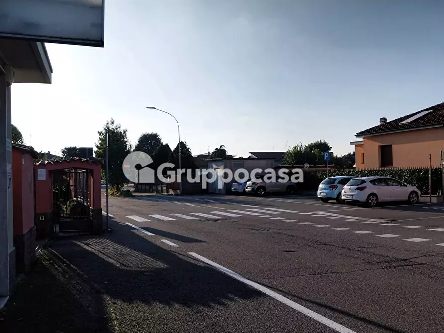 Immagine 20 di Locale commerciale in affitto  in Via Pasteur 17 a Bernate Ticino