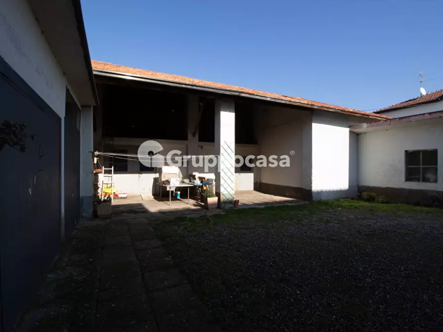 Immagine 25 di Casa semindipendente in vendita  in Cascina Moroni 8 a Bernate Ticino