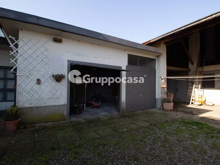 Immagine 26 di Casa semindipendente in vendita  in Cascina Moroni 8 a Bernate Ticino