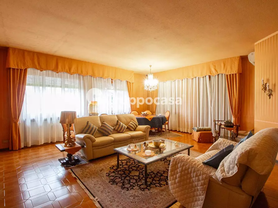 Immagine 36 di Palazzo in vendita  in Via A. Volta 3 a Bernate Ticino