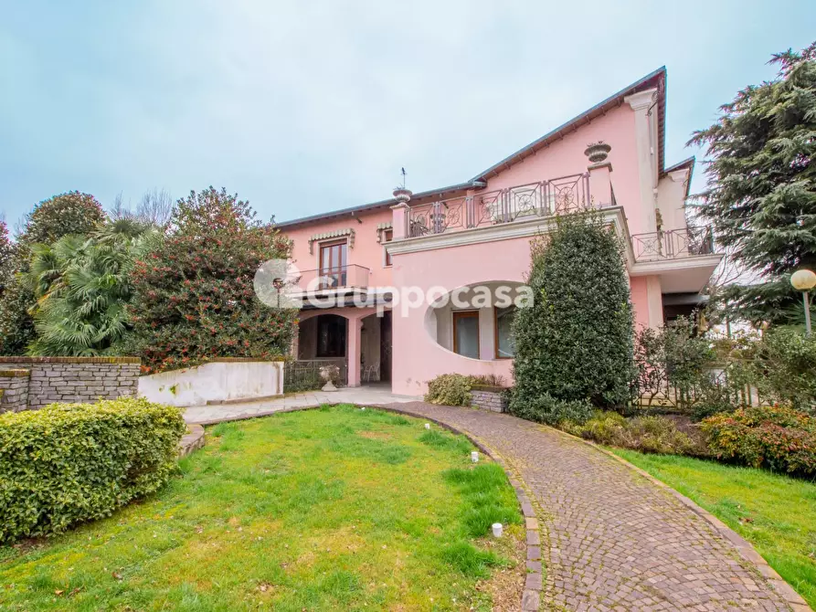 Immagine 46 di Palazzo in vendita  in Via A. Volta 3 a Bernate Ticino