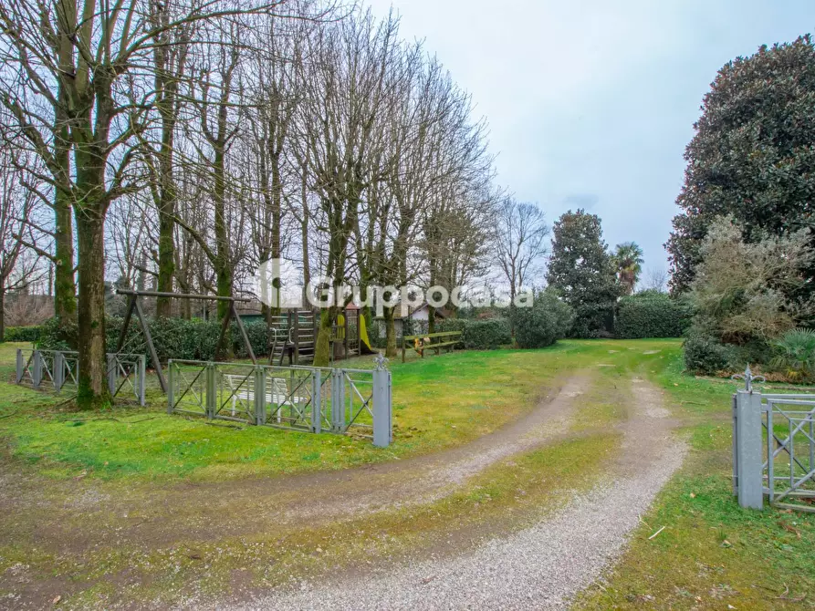 Immagine 52 di Palazzo in vendita  in Via A. Volta 3 a Bernate Ticino