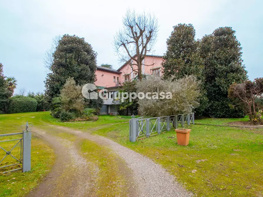 Immagine 53 di Palazzo in vendita  in Via A. Volta 3 a Bernate Ticino