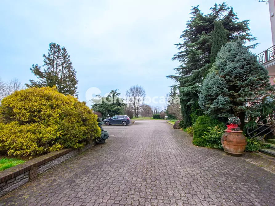 Immagine 60 di Palazzo in vendita  in Via A. Volta 3 a Bernate Ticino