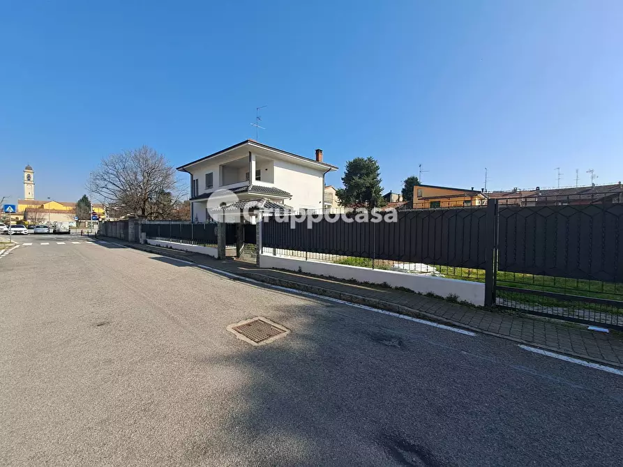 Immagine 36 di Villa in vendita  in Via Citterio 5 a Bernate Ticino