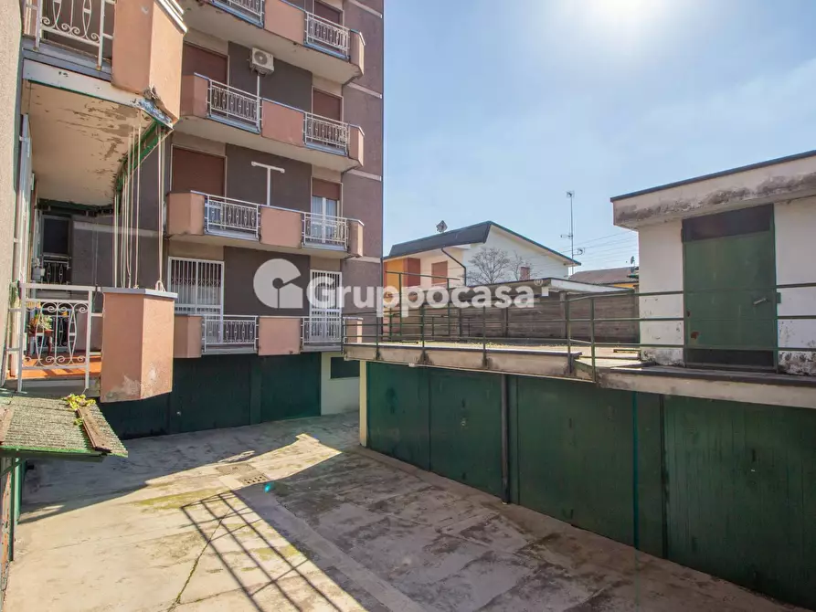 Immagine 32 di Appartamento in vendita  in via Enrico Fermi 6 a Bernate Ticino