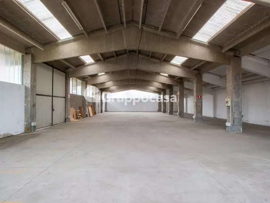Immagine 4 di Capannone industriale in vendita  in Via Papa Giovanni XXIII 3 a Bernate Ticino