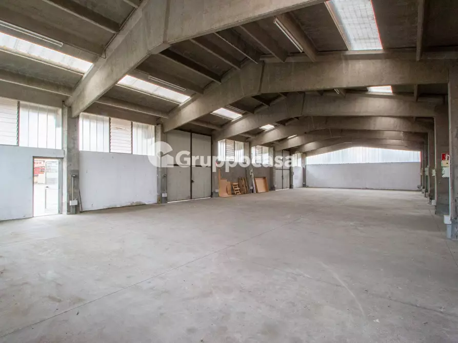 Immagine 5 di Capannone industriale in vendita  in Via Papa Giovanni XXIII 3 a Bernate Ticino
