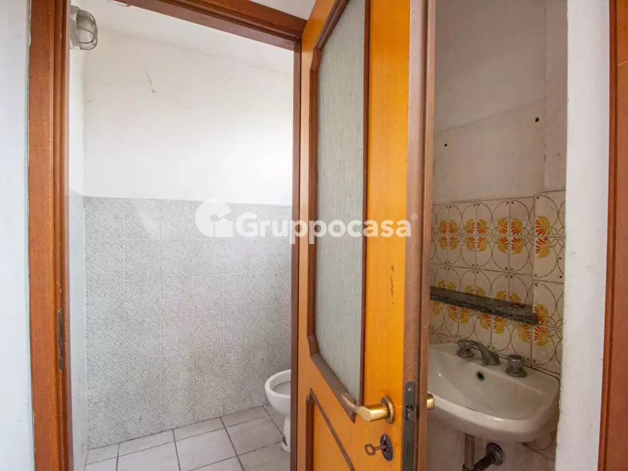 Immagine 7 di Capannone industriale in vendita  in Via Papa Giovanni XXIII 3 a Bernate Ticino