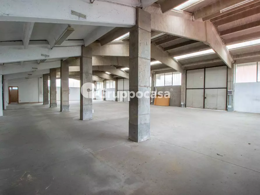 Immagine 8 di Capannone industriale in vendita  in Via Papa Giovanni XXIII 3 a Bernate Ticino