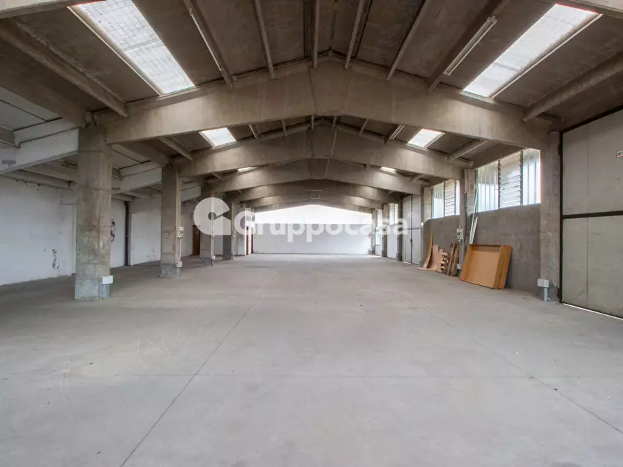 Immagine 3 di Capannone industriale in vendita  in Via Papa Giovanni XXIII 3 a Bernate Ticino