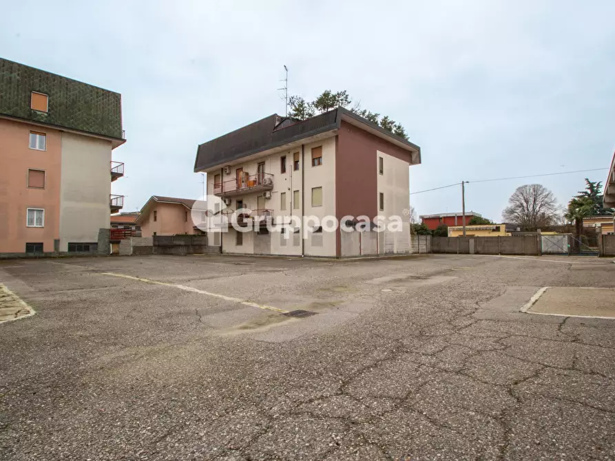 Immagine 10 di Capannone industriale in vendita  in Via Papa Giovanni XXIII 3 a Bernate Ticino