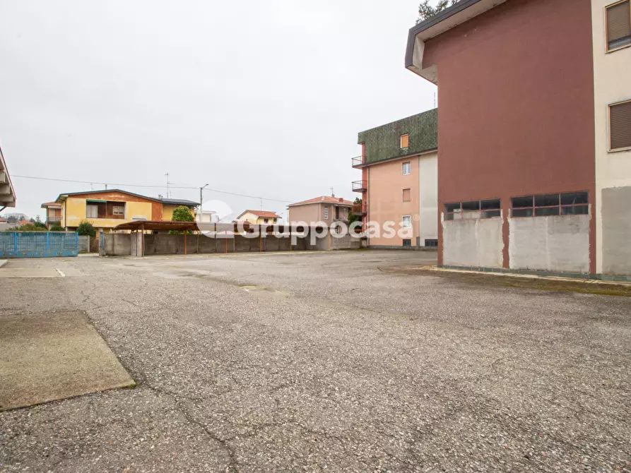 Immagine 11 di Capannone industriale in vendita  in Via Papa Giovanni XXIII 3 a Bernate Ticino