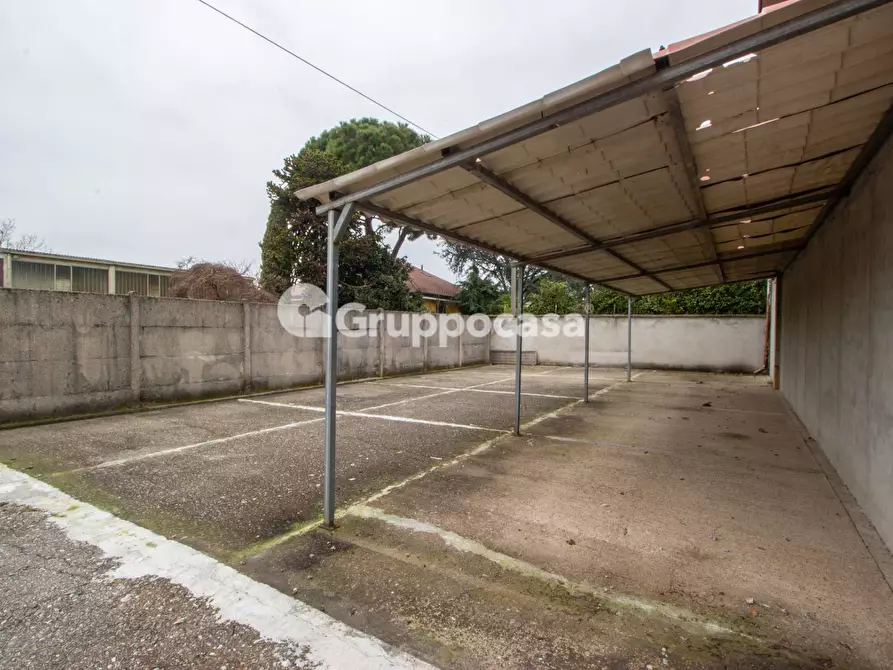 Immagine 12 di Capannone industriale in vendita  in Via Papa Giovanni XXIII 3 a Bernate Ticino