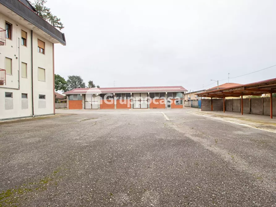 Immagine 14 di Capannone industriale in vendita  in Via Papa Giovanni XXIII 3 a Bernate Ticino