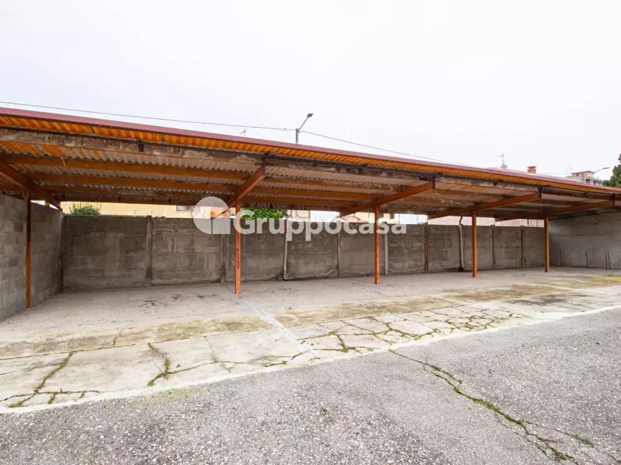 Immagine 15 di Capannone industriale in vendita  in Via Papa Giovanni XXIII 3 a Bernate Ticino