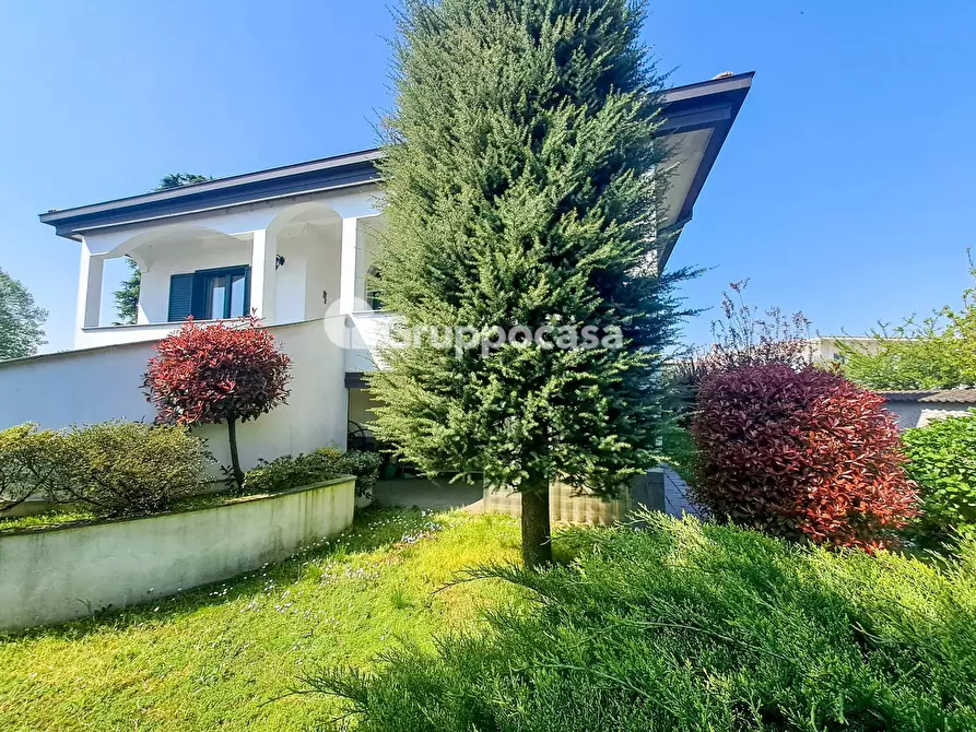 Immagine 33 di Villa in vendita  in Strada Robecco 10 a Magenta