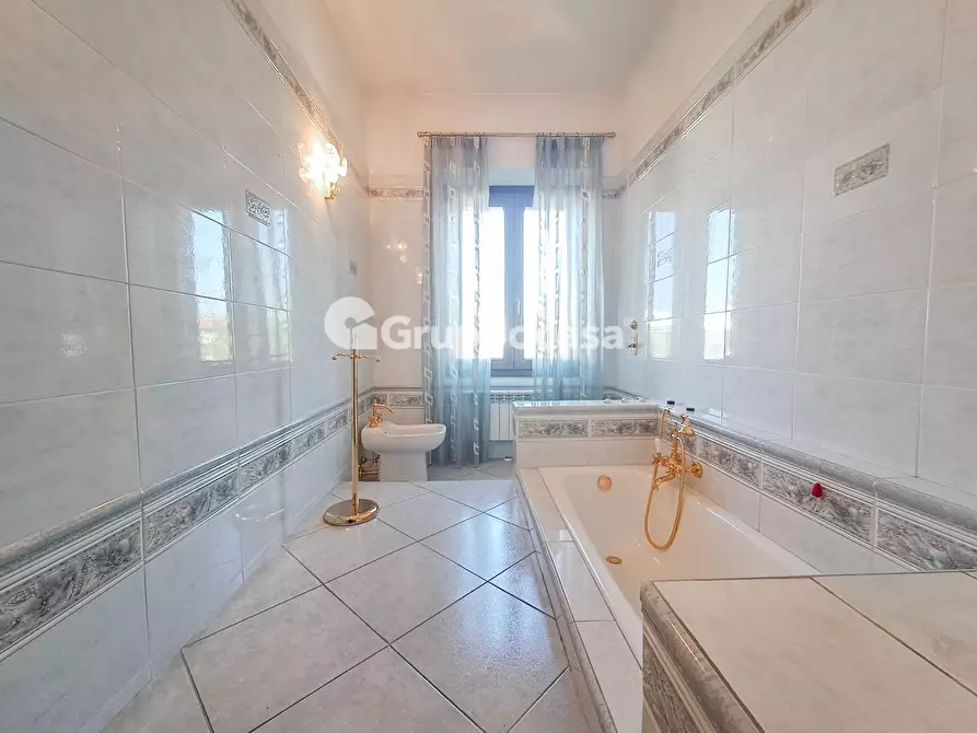 Immagine 17 di Villa in vendita  in Strada Robecco 10 a Magenta