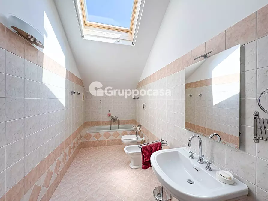 Immagine 16 di Appartamento in vendita  in Via M. di Canossa 27 a Magenta