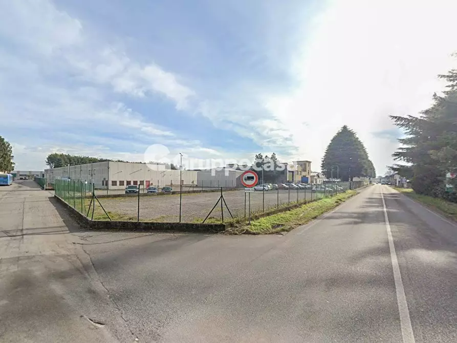 Immagine 1 di Locale commerciale in affitto  in Via Somma 6 a Cuggiono