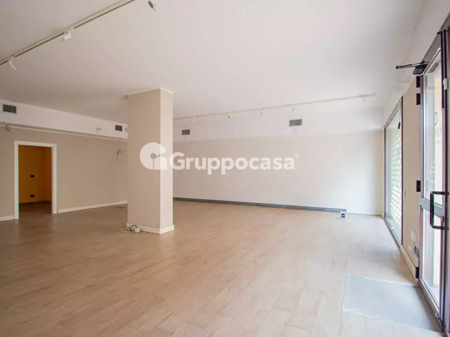 Immagine 6 di Locale commerciale in affitto  in Via Roma 58 a Magenta