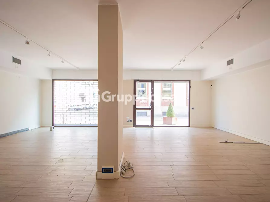 Immagine 4 di Locale commerciale in affitto  in Via Roma 58 a Magenta