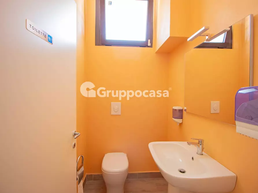 Immagine 10 di Locale commerciale in affitto  in Via Roma 58 a Magenta