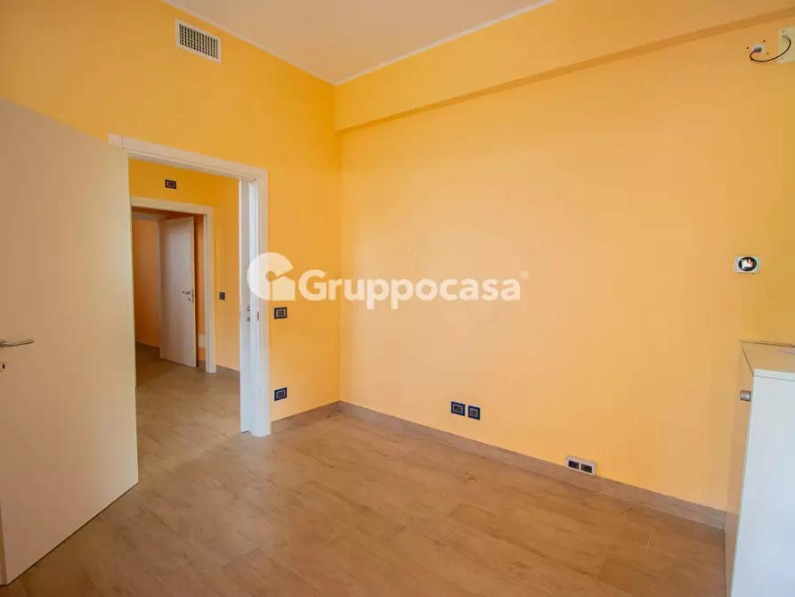 Immagine 16 di Locale commerciale in affitto  in Via Roma 58 a Magenta