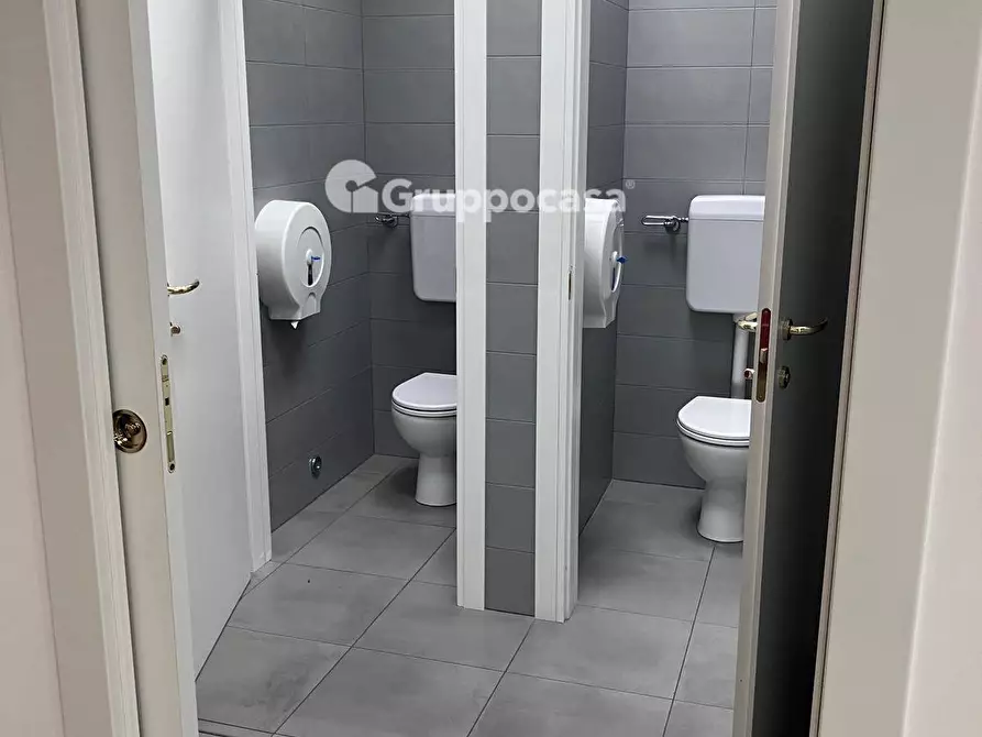 Immagine 11 di Locale commerciale in affitto  in Via Somma 6 a Cuggiono