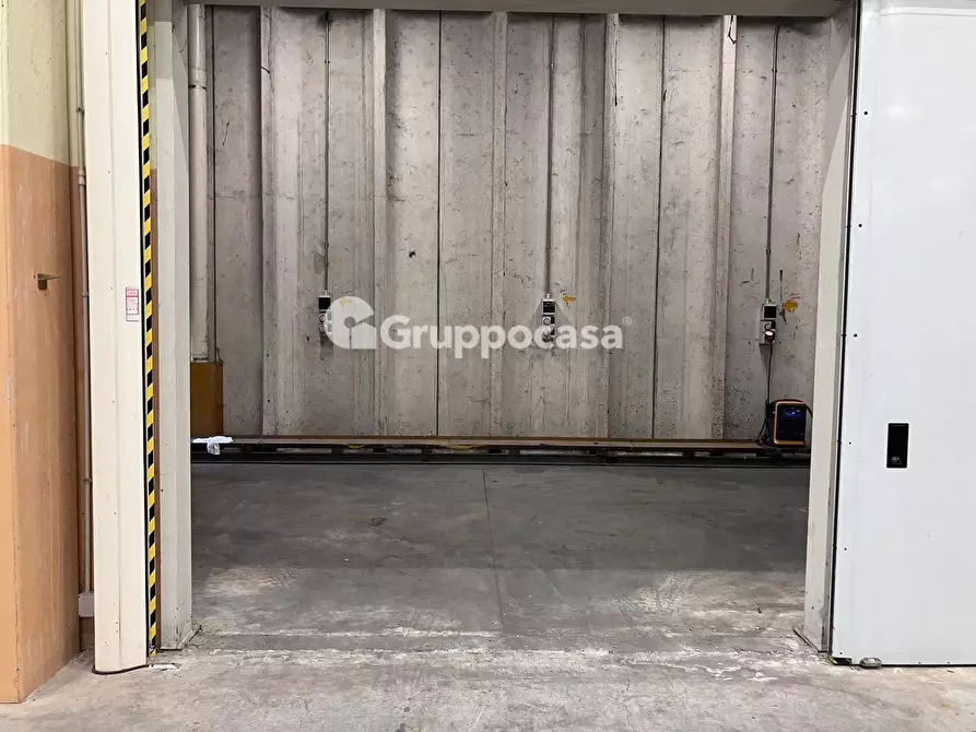 Immagine 13 di Locale commerciale in affitto  in Via Somma 6 a Cuggiono