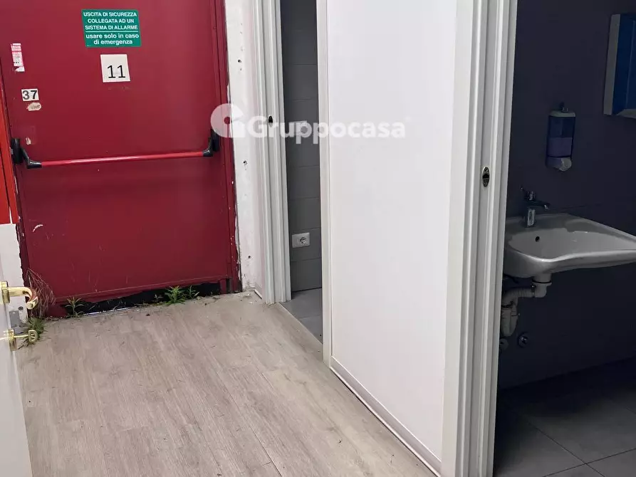 Immagine 22 di Locale commerciale in affitto  in Via Somma 6 a Cuggiono