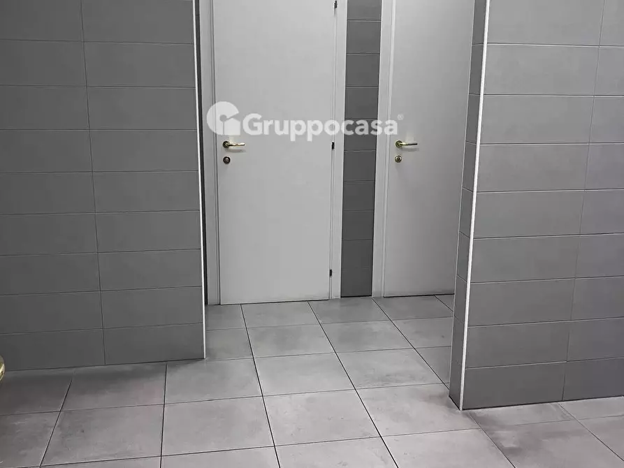 Immagine 23 di Locale commerciale in affitto  in Via Somma 6 a Cuggiono