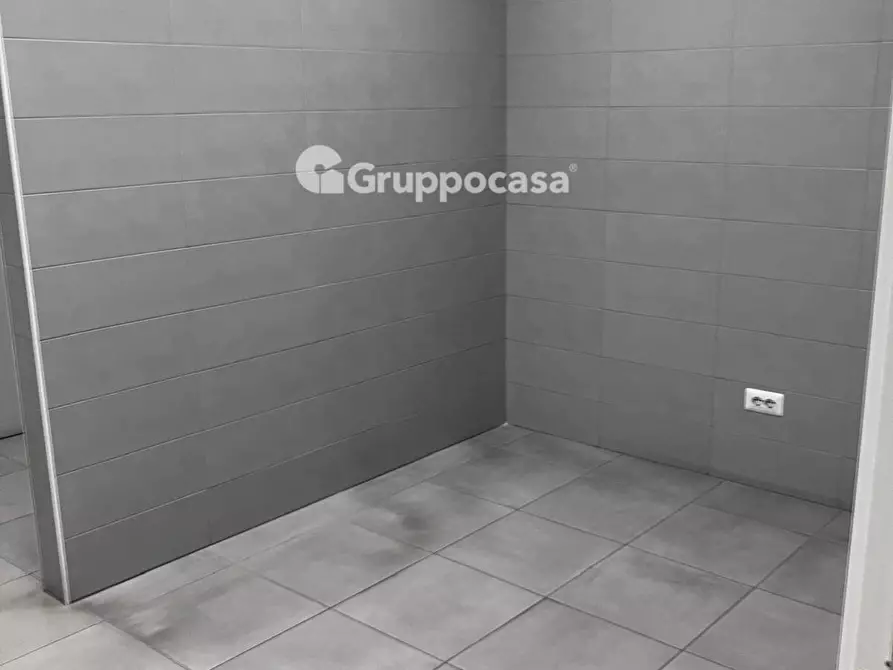 Immagine 24 di Locale commerciale in affitto  in Via Somma 6 a Cuggiono