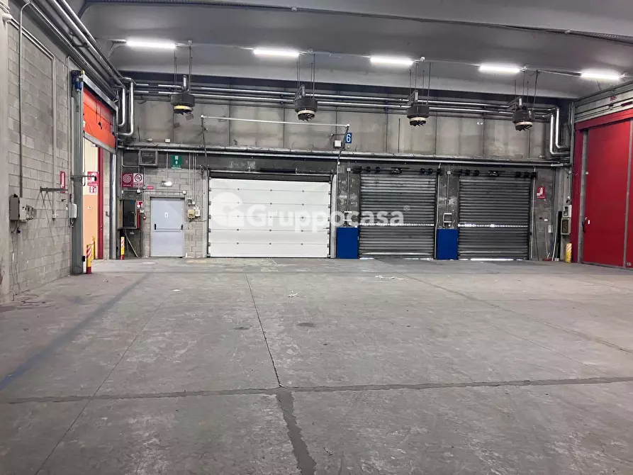 Immagine 6 di Locale commerciale in affitto  in Via Somma 6 a Cuggiono