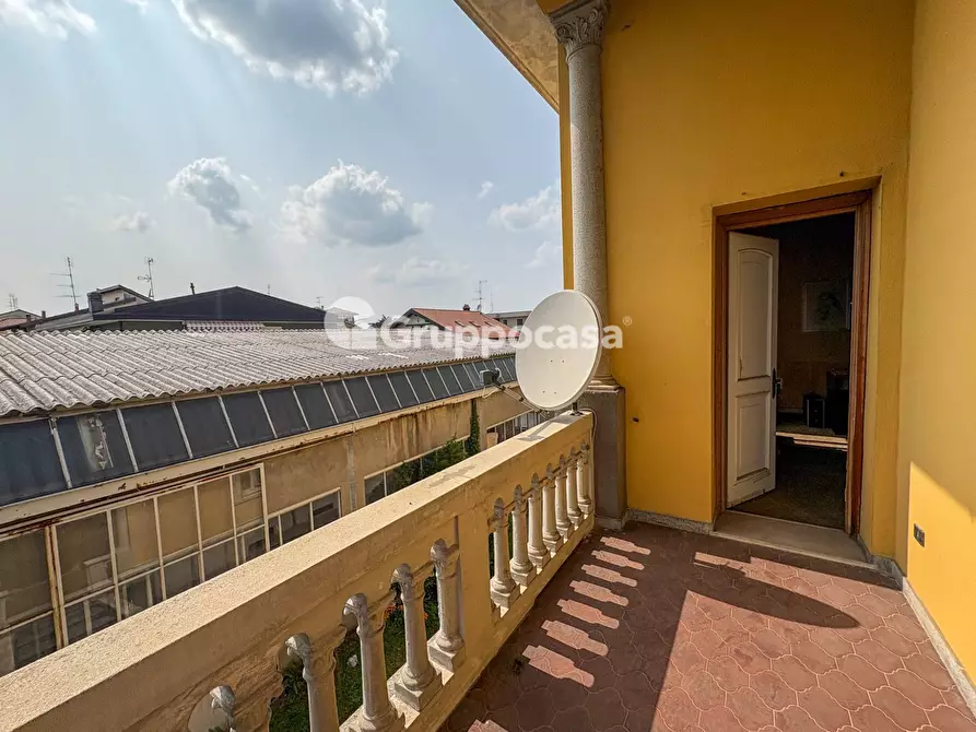 Immagine 17 di Villa in vendita  in Via Roma 60 a Bernate Ticino