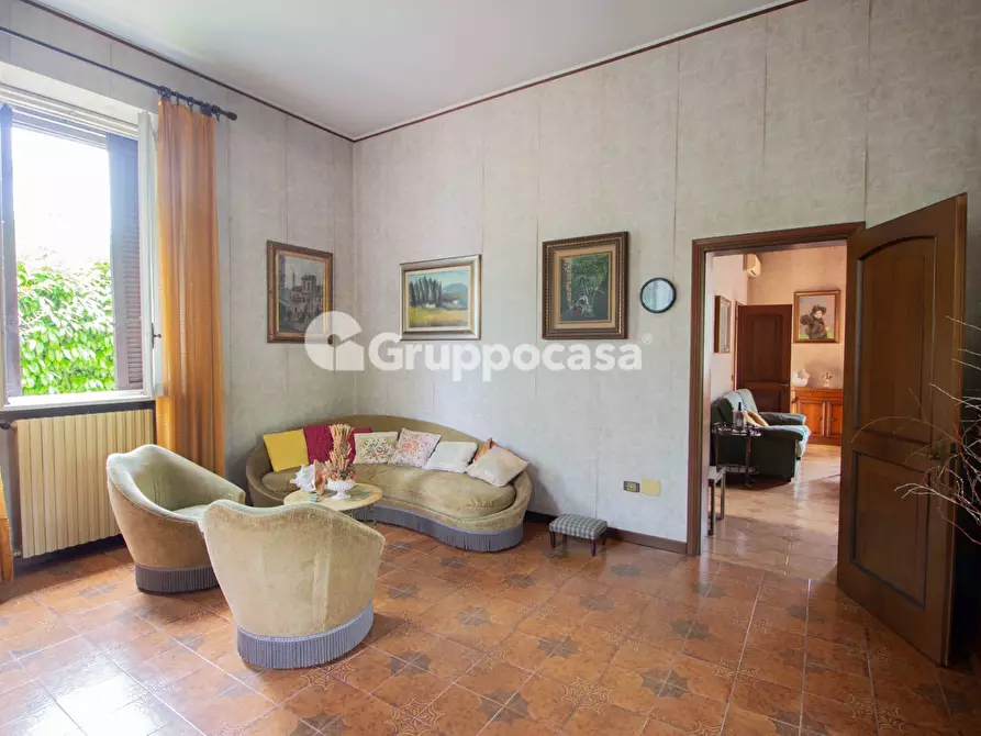 Immagine 5 di Villa in vendita  in Via Roma 60 a Bernate Ticino