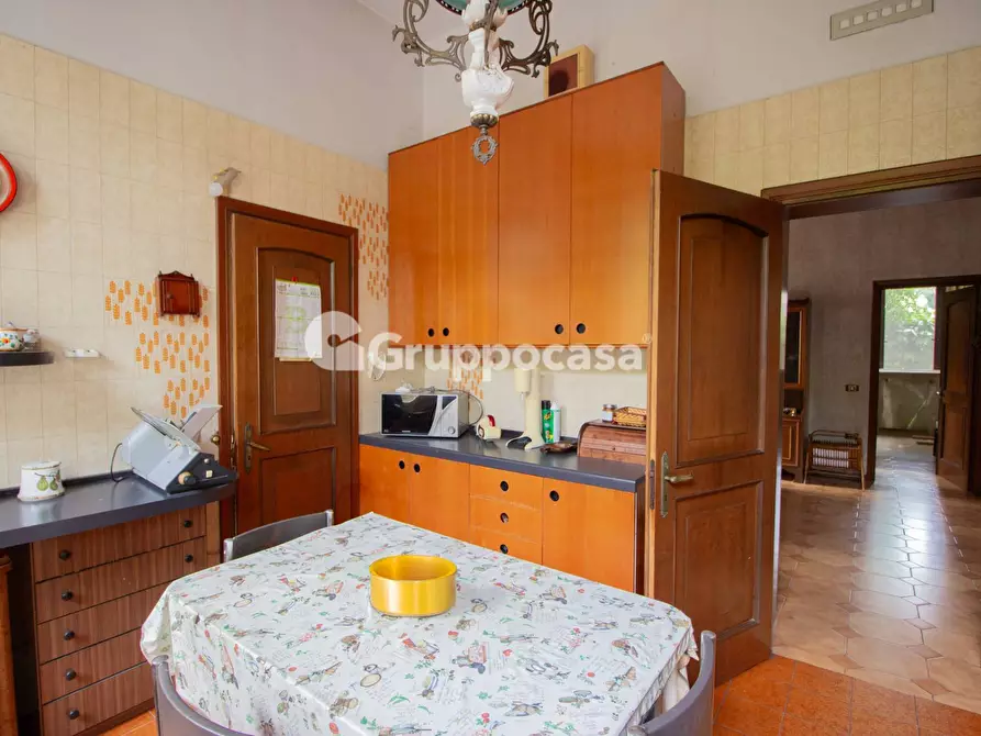 Immagine 9 di Villa in vendita  in Via Roma 60 a Bernate Ticino
