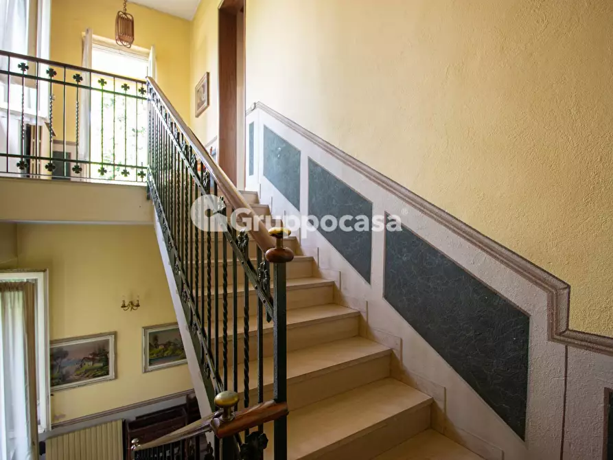 Immagine 11 di Villa in vendita  in Via Roma 60 a Bernate Ticino