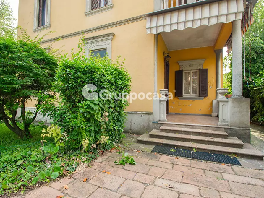 Immagine 2 di Villa in vendita  in Via Roma 60 a Bernate Ticino