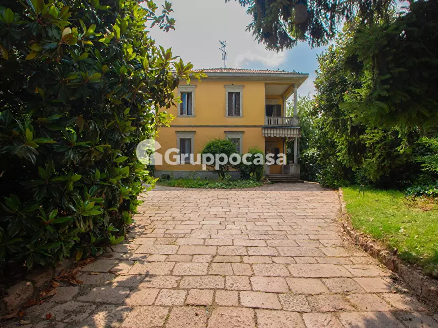 Immagine 31 di Villa in vendita  in Via Roma 60 a Bernate Ticino