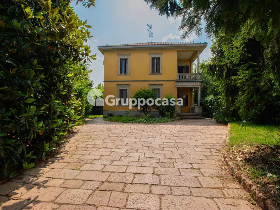 casa indipendente in vendita a Bernate Ticino