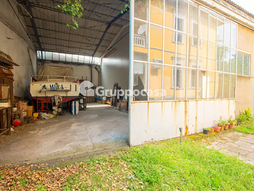 Immagine 33 di Villa in vendita  in Via Roma 60 a Bernate Ticino