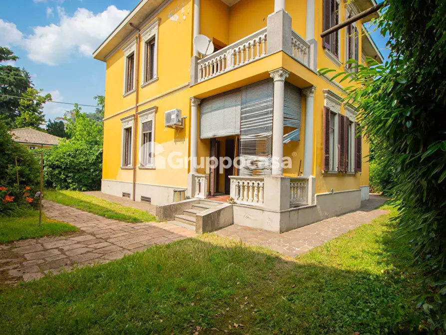 Immagine 36 di Villa in vendita  in Via Roma 60 a Bernate Ticino