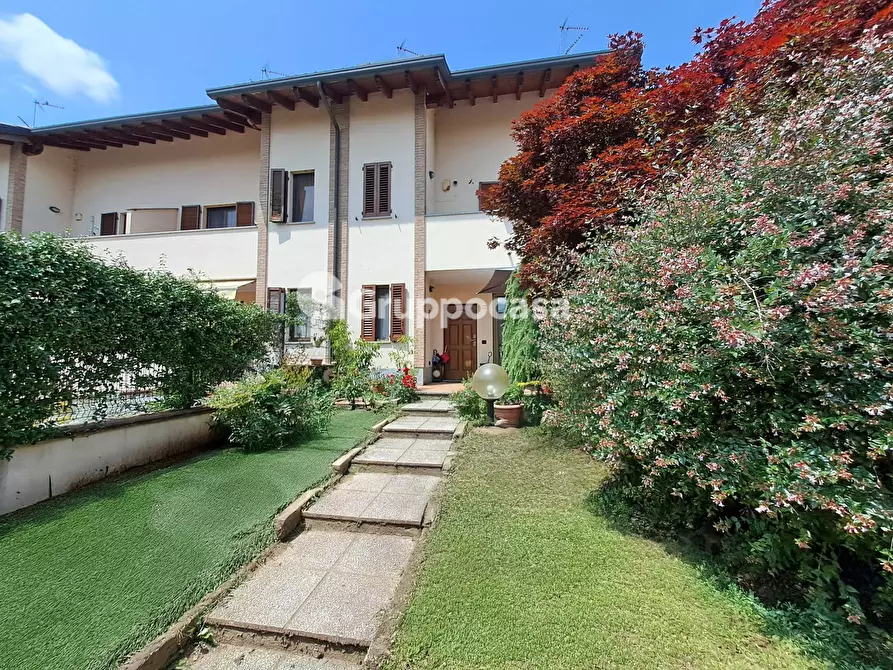 Immagine 1 di Villetta a schiera in vendita  in Via Cler 170 a Magenta